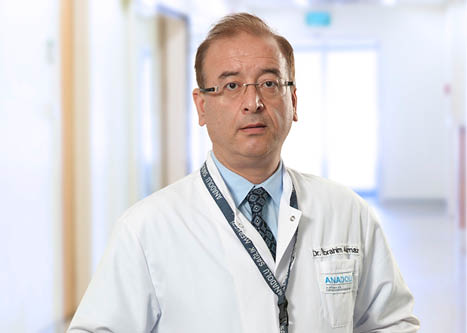 д-р Ибрахим Акмаз, доцент, специалист ортопедичен хирург, Анадолу Медицински Център