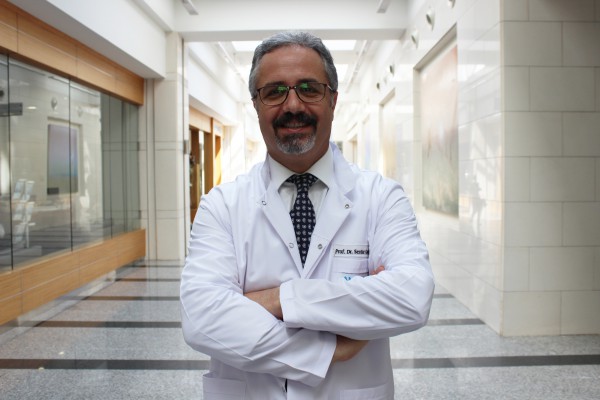 Проф.д-р Сердар Кахраман, неврохирург в Анадолу Медицински Център
