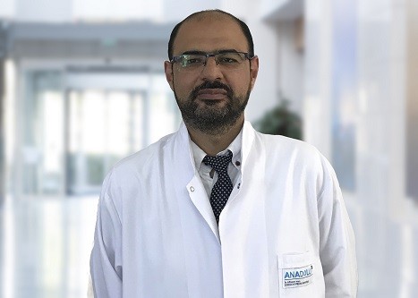 д-р Вафи Аталай, професор, хирург в Анадолу Медицински Център