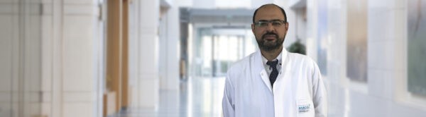 д-р Вафи Аталай, професор, хирург в Анадолу Медицински Център