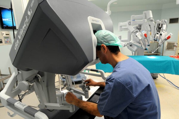 роботизирана хирургия Da Vinci в Анадолу Медицински Център
